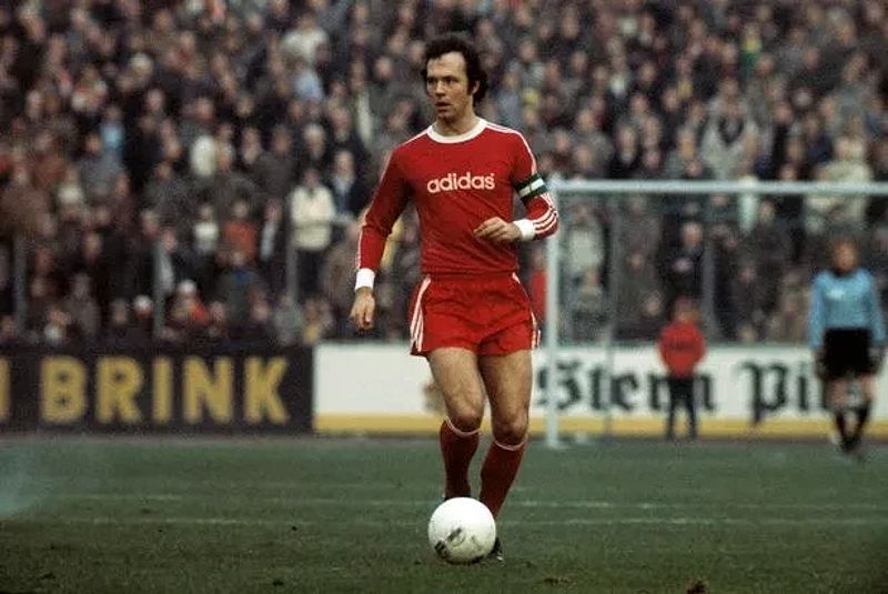 Franz Beckenbauer được gọi là "Hoàng đế".