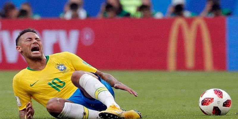 Neymar - cầu thủ nổi tiếng với những pha ăn vạ